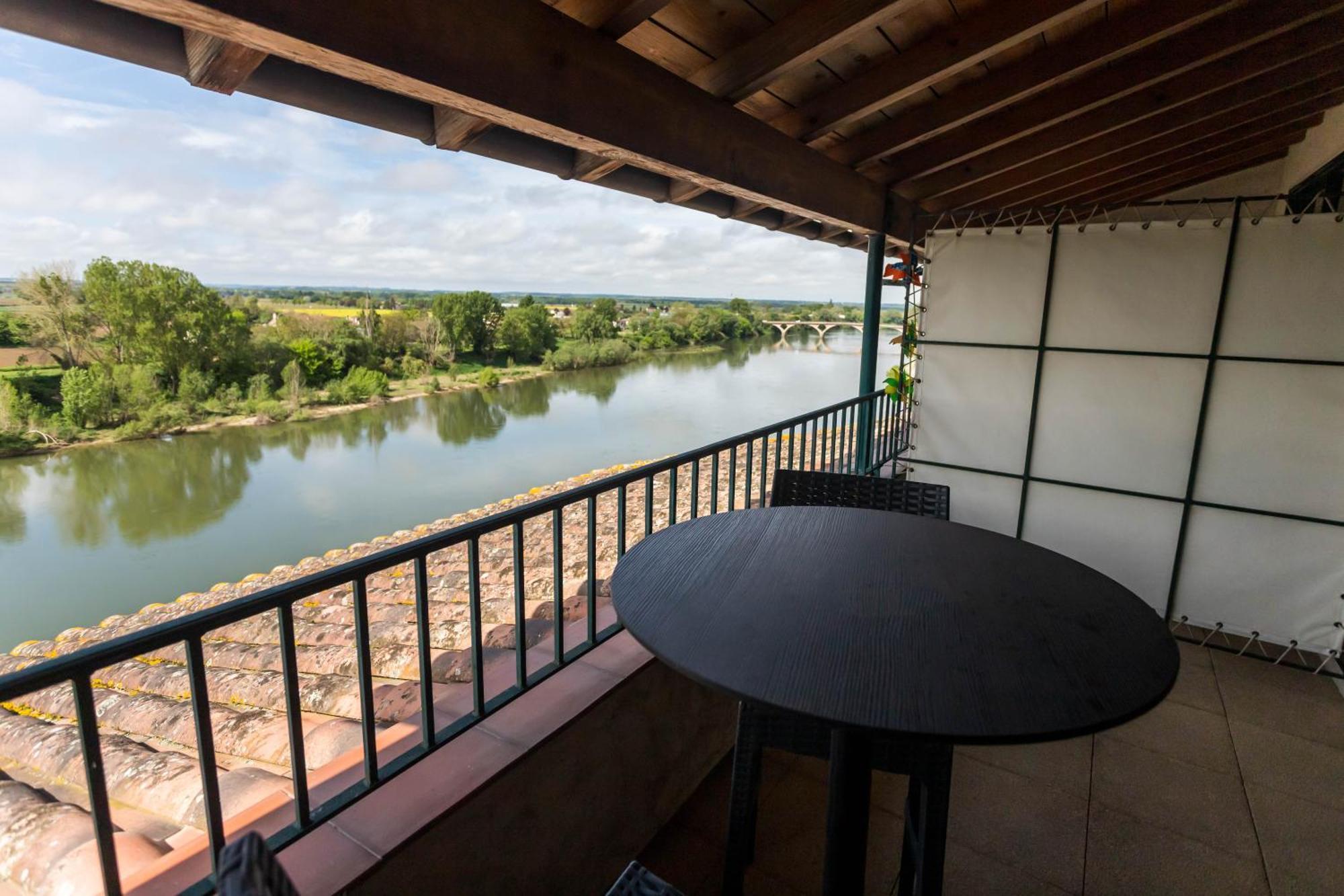Hotel Restaurant Cote Garonne Le Balcon Des Dames - Tonneins Fauillet Marmande - Vue Panoramique Bord De Garonne Chambres Climatisees Kültér fotó